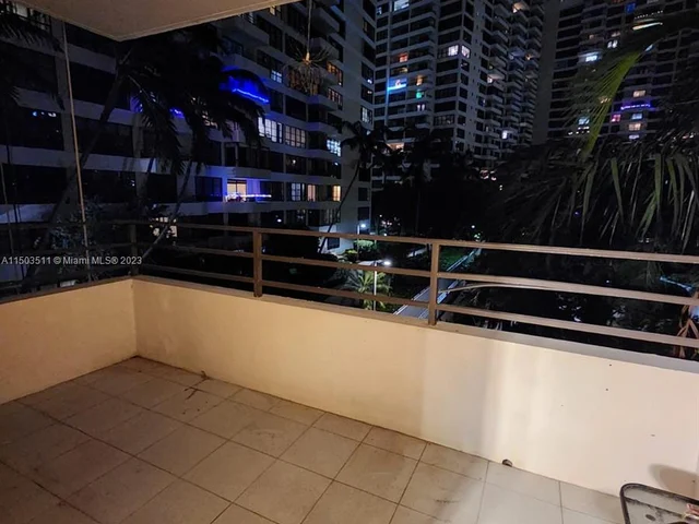 600 Three Islands Blvd # 314, Hallandale Beach FL 33009