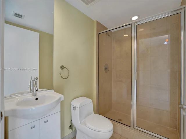 17201 Collins Ave # 1704, Sunny Isles Beach FL 33160