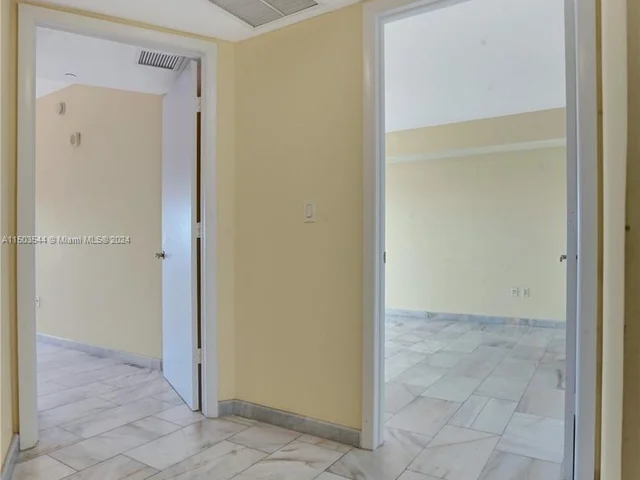 17201 Collins Ave # 1704, Sunny Isles Beach FL 33160