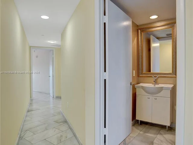 17201 Collins Ave # 1704, Sunny Isles Beach FL 33160