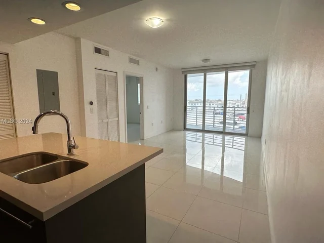 7661 NW 107th Ave # 706, Doral FL 33178