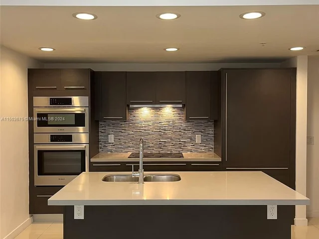 7661 NW 107th Ave # 706, Doral FL 33178