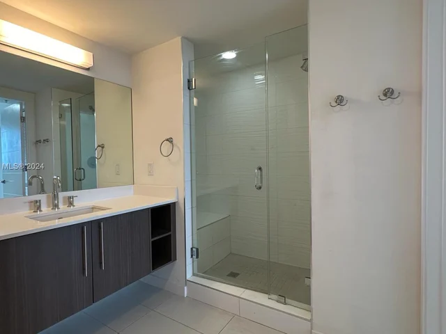 7661 NW 107th Ave # 706, Doral FL 33178