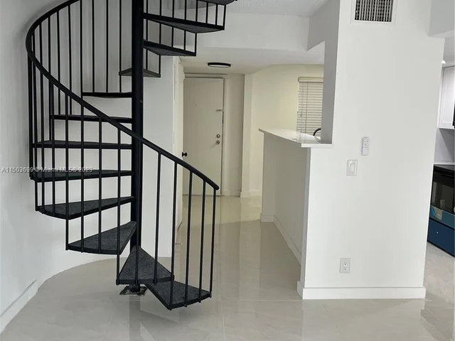 680 Tennis Club Dr # 308, Fort Lauderdale FL 33311