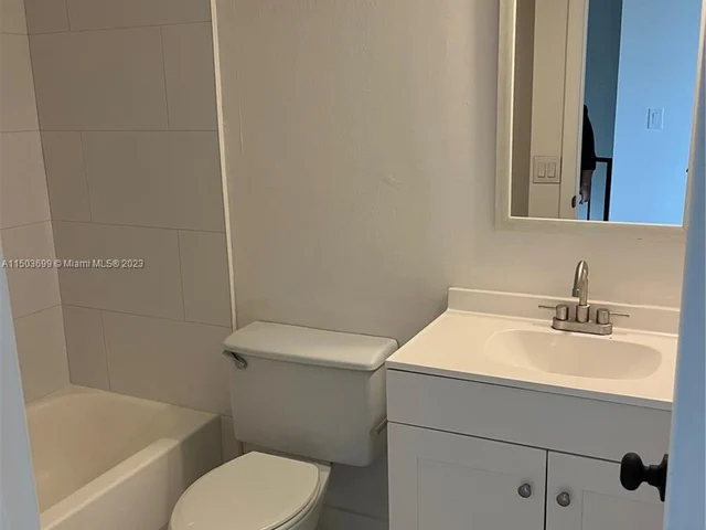 680 Tennis Club Dr # 308, Fort Lauderdale FL 33311