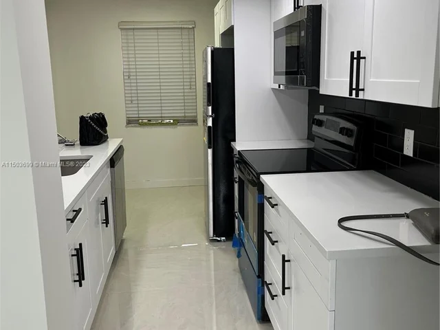 680 Tennis Club Dr # 308, Fort Lauderdale FL 33311