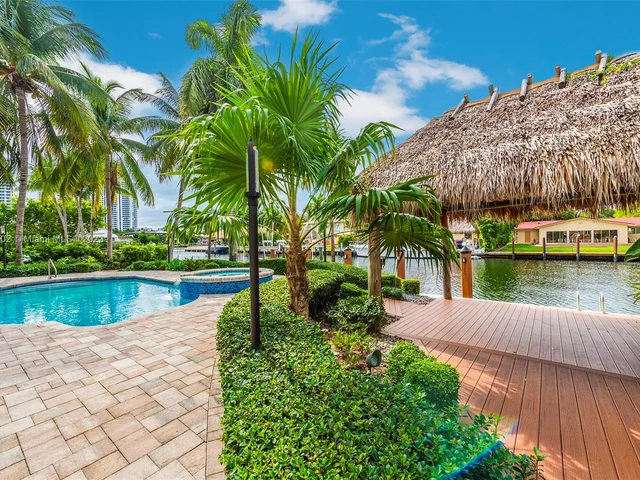 636 PALM DRIVE, Hallandale Beach FL 33009