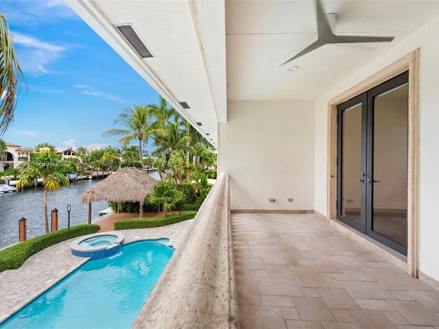 636 PALM DRIVE, Hallandale Beach FL 33009