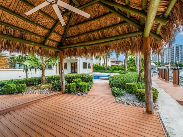 636 PALM DRIVE, Hallandale Beach FL 33009