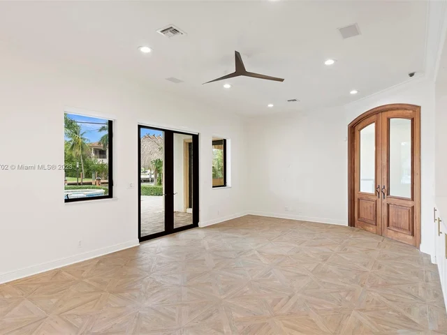 636 PALM DRIVE, Hallandale Beach FL 33009