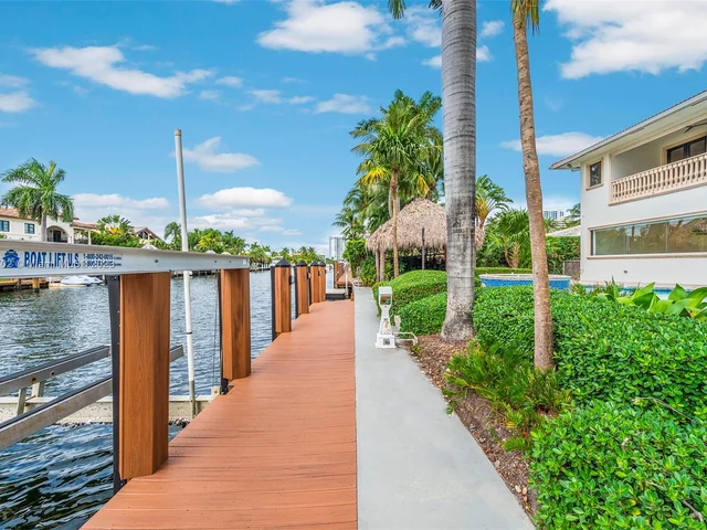 636 PALM DRIVE, Hallandale Beach FL 33009