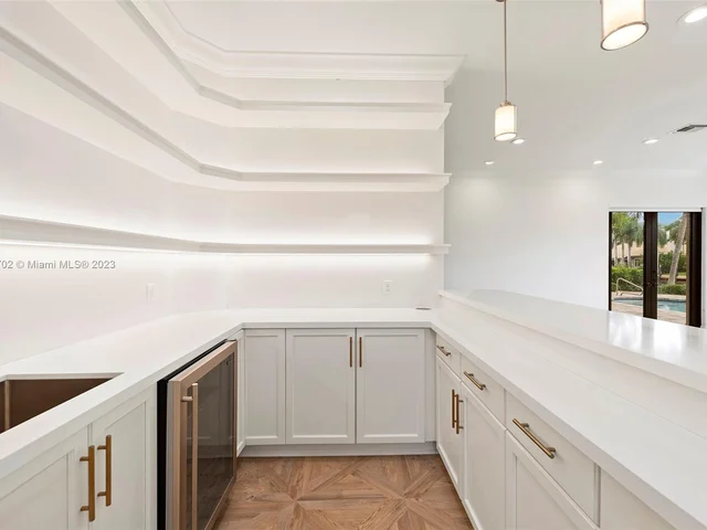 636 PALM DRIVE, Hallandale Beach FL 33009