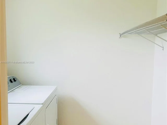 4098 Inverrary Dr # 12E, Lauderhill FL 33319