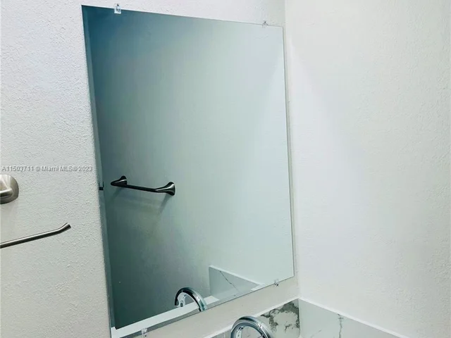 4098 Inverrary Dr # 12E, Lauderhill FL 33319