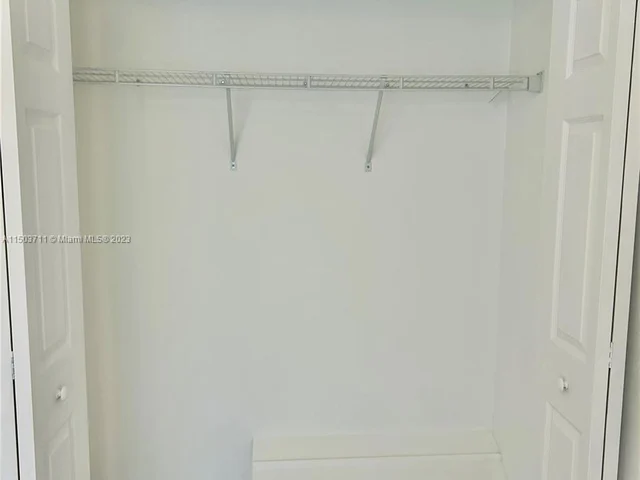 4098 Inverrary Dr # 12E, Lauderhill FL 33319