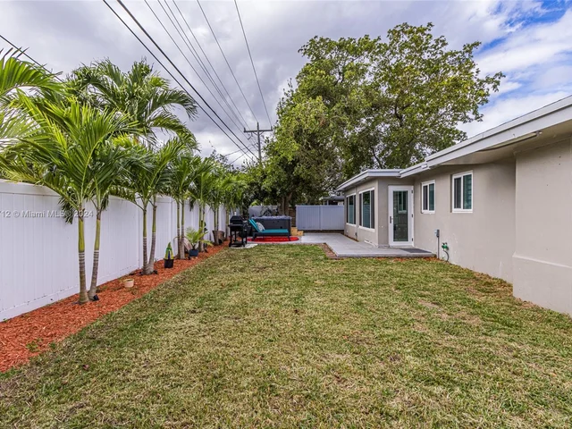 2260 NE 62nd St, Fort Lauderdale FL 33308