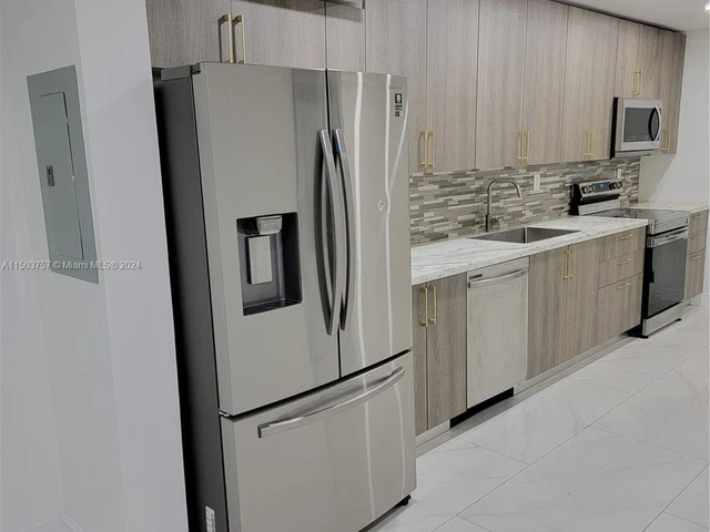 2369 W 66th Pl # 2369, Hialeah FL 33016