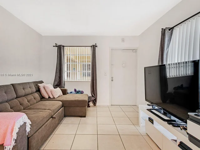 1100 NE 1st Ct # 201, Hallandale Beach FL 33009