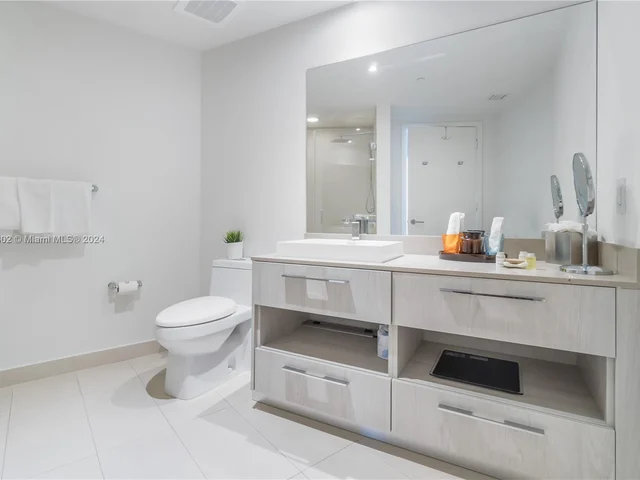 4111 S Ocean Dr # 1812, Hollywood FL 33019