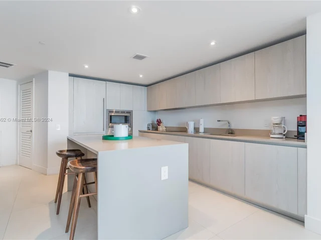 4111 S Ocean Dr # 1812, Hollywood FL 33019