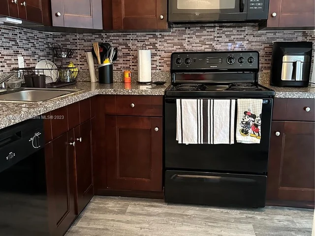 1161 NW 15th St, Fort Lauderdale FL 33311