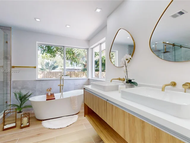 7955 SW 162nd St, Palmetto Bay FL 33157