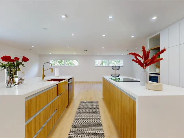 7955 SW 162nd St, Palmetto Bay FL 33157