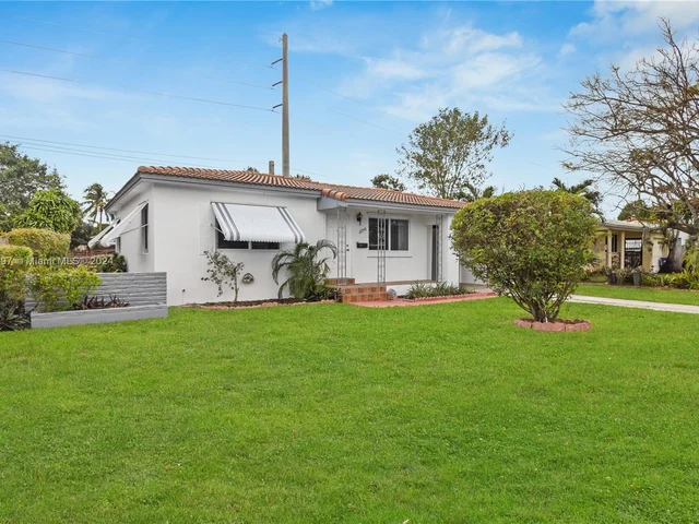 1270 NE 161 St, North Miami Beach FL 33162