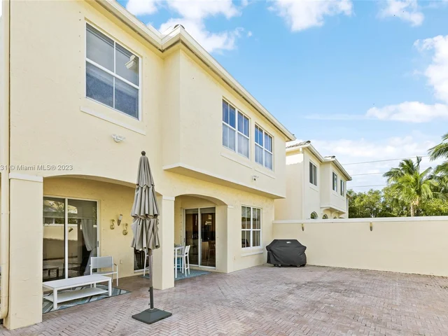 21227 NE 31st Pl, Aventura FL 33180