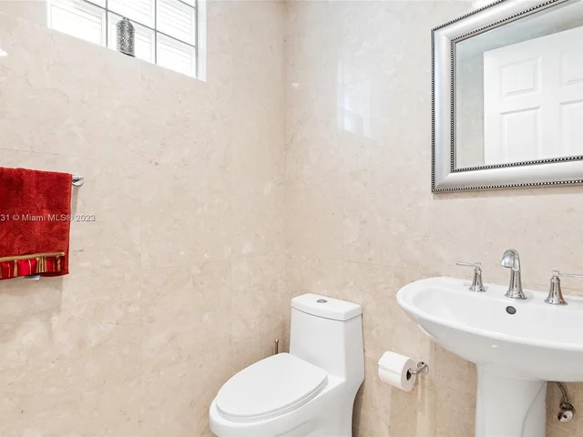 21227 NE 31st Pl, Aventura FL 33180