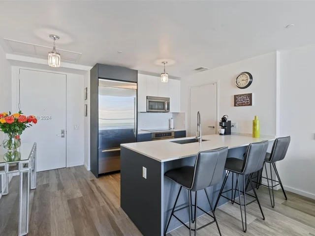 1300 Brickell Bay Dr # 4305, Miami FL 33131