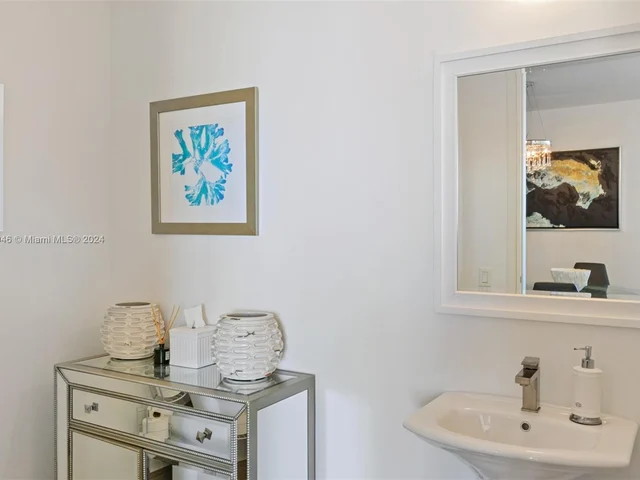 1300 Brickell Bay Dr # 4305, Miami FL 33131