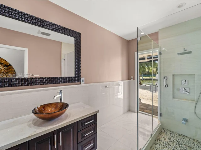 7300 Belle Meade Island Dr, Miami FL 33138