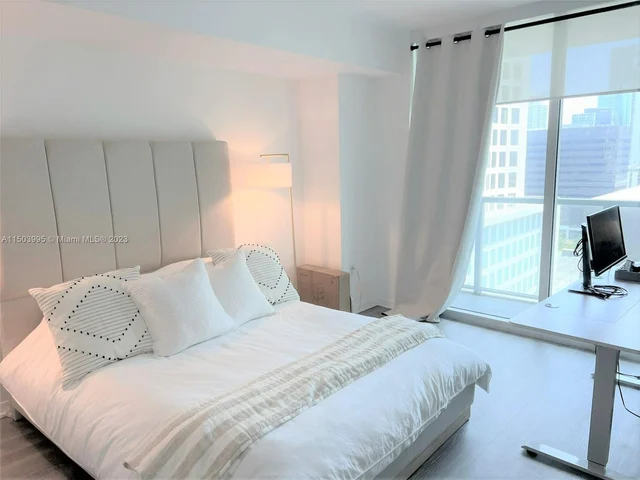 55 SE 6th St # 1704, Miami FL 33131