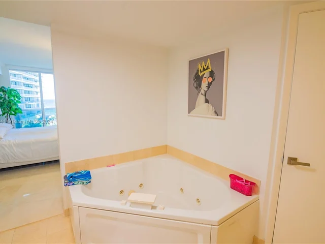 18911 Collins Ave # 902, Sunny Isles Beach FL 33160