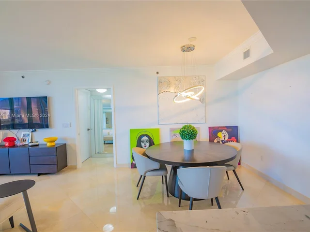 18911 Collins Ave # 902, Sunny Isles Beach FL 33160