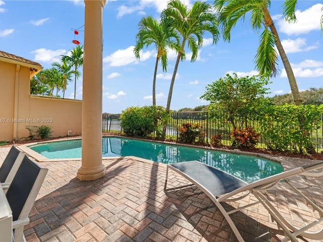 17763 Lake Azure Way, Boca Raton FL 33496