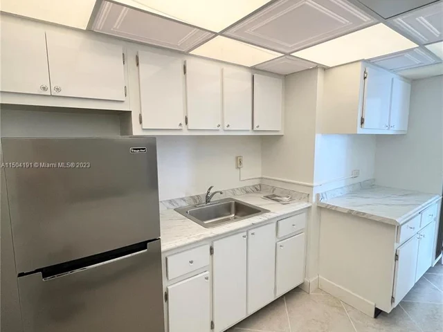 1000 west avenue # 1121, Miami Beach FL 33139