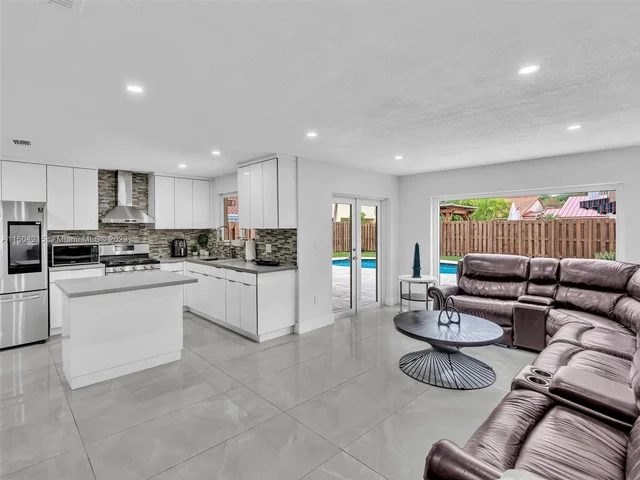 11113 SW 156th Ct, Miami FL 33196