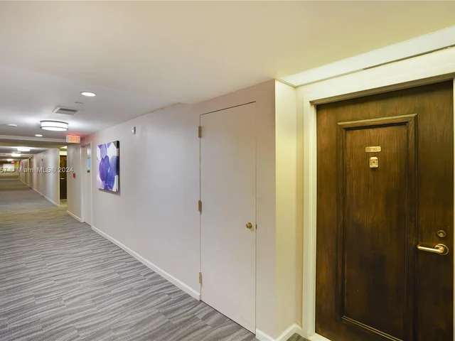 3610 Yacht Club Dr # 716, Aventura FL 33180