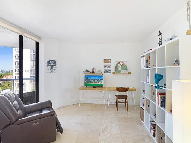 3610 Yacht Club Dr # 716, Aventura FL 33180