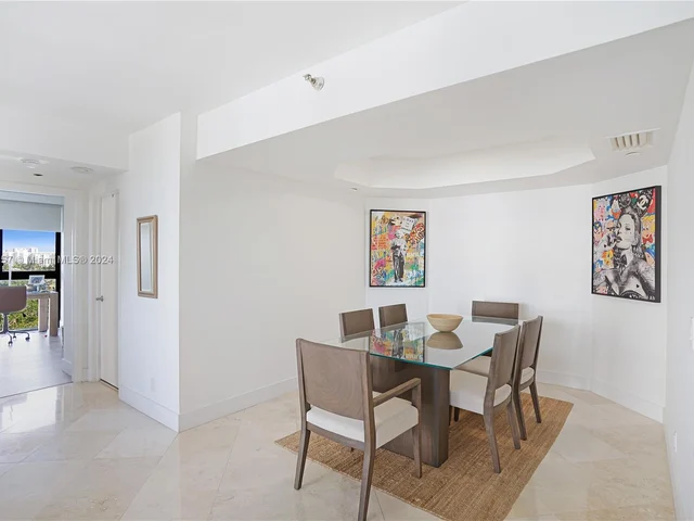 3610 Yacht Club Dr # 716, Aventura FL 33180