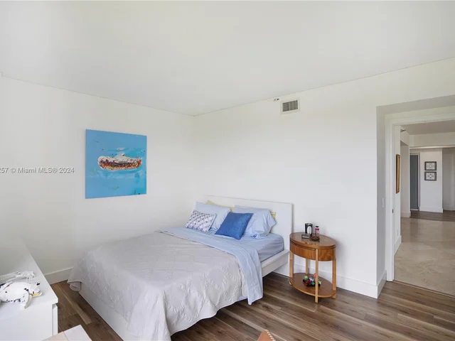 3610 Yacht Club Dr # 716, Aventura FL 33180