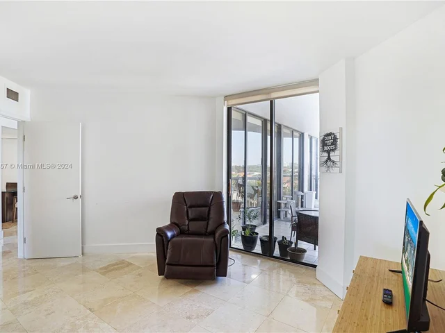 3610 Yacht Club Dr # 716, Aventura FL 33180