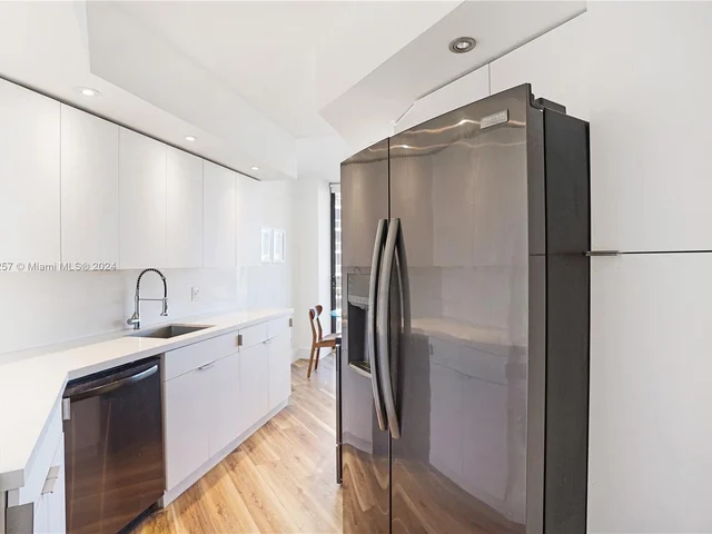 3610 Yacht Club Dr # 716, Aventura FL 33180