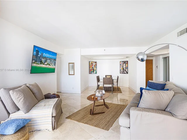 3610 Yacht Club Dr # 716, Aventura FL 33180