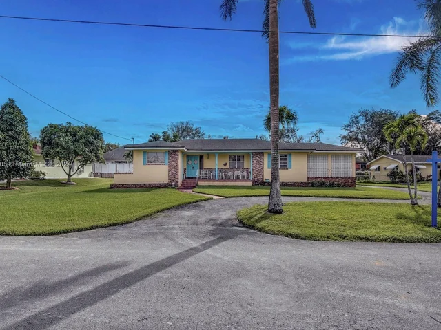 6920 SW 58th Ct, Davie FL 33314