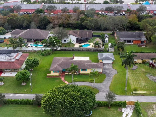 6920 SW 58th Ct, Davie FL 33314