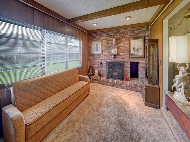 6920 SW 58th Ct, Davie FL 33314