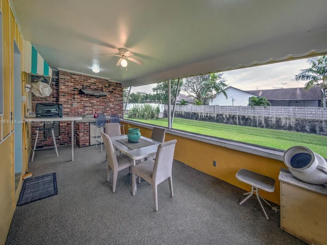 6920 SW 58th Ct, Davie FL 33314